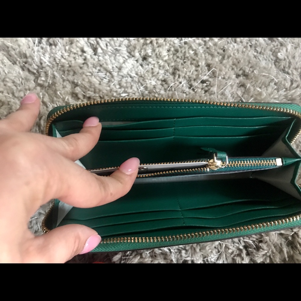 Wallets - Picture 4 of 5